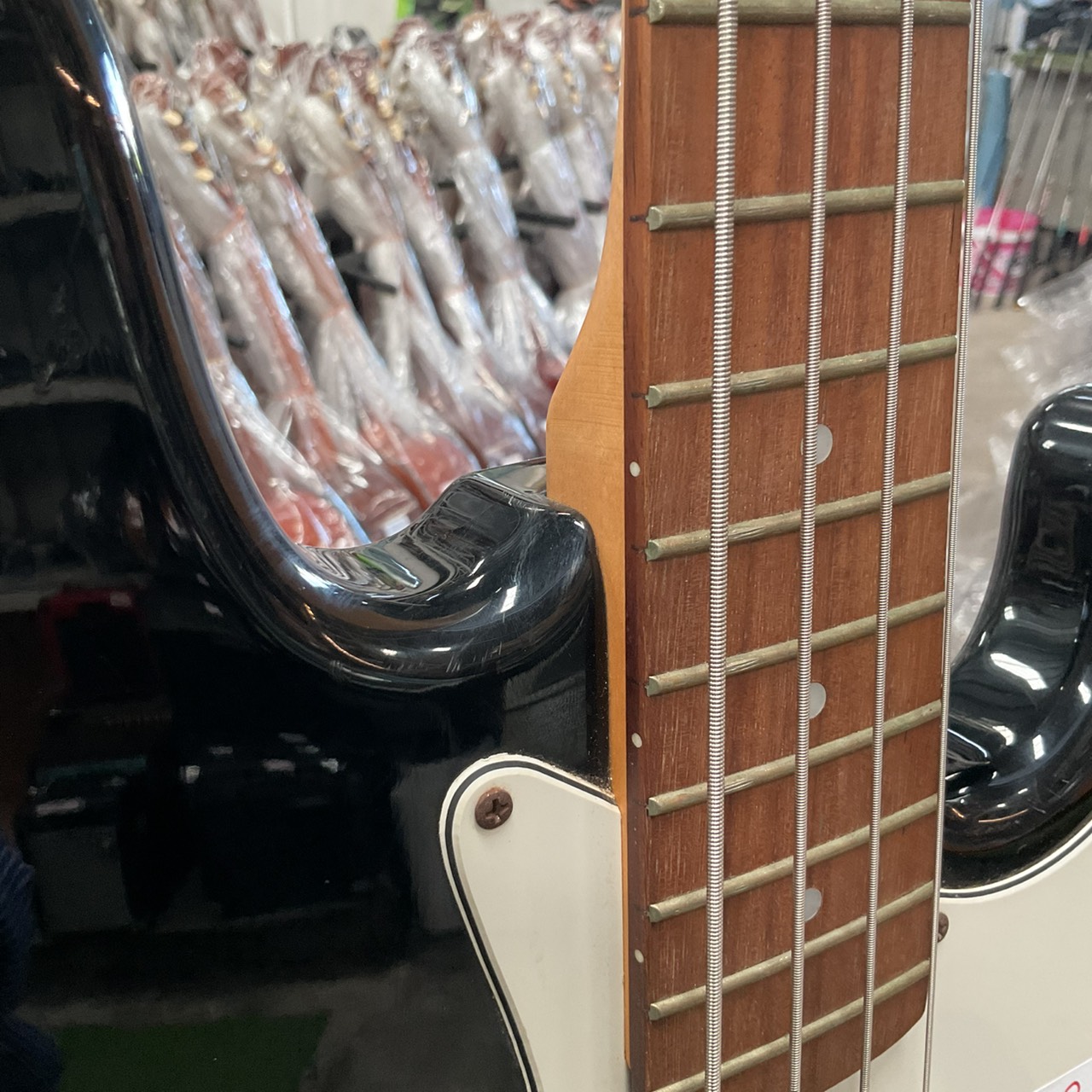 กีต้าร์เบส PhotoGenic