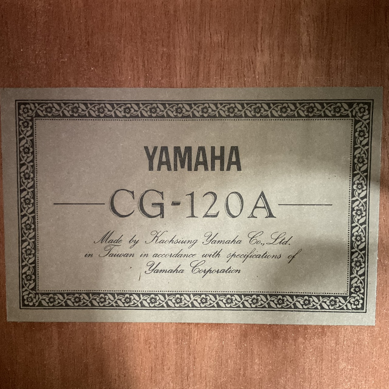 กีต้าร์คลาสสิค YAMAHA : CG-120A