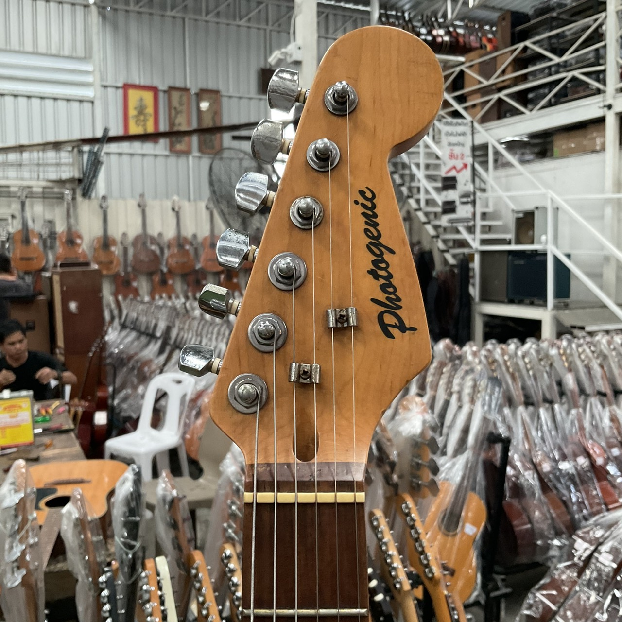 กีต้าร์ไฟฟ้า Photogenic