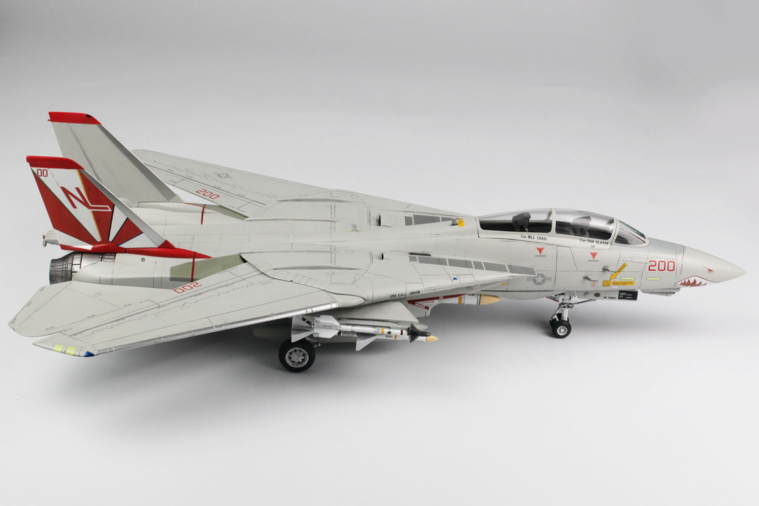 โมเดลเครื่องบิน Platz Hobby 1/48 TPA-16 US Navy F-14A Tomcat VF-111 Sundowners