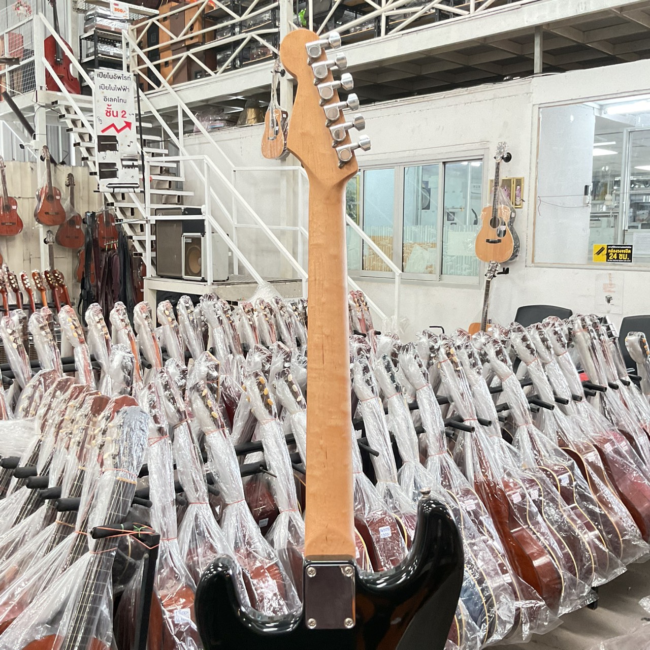 กีต้าร์ไฟฟ้า BUSKER'S