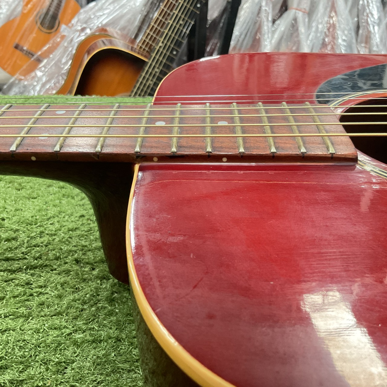 กีต้าร์โปร่ง Aria : ADW-80 VS