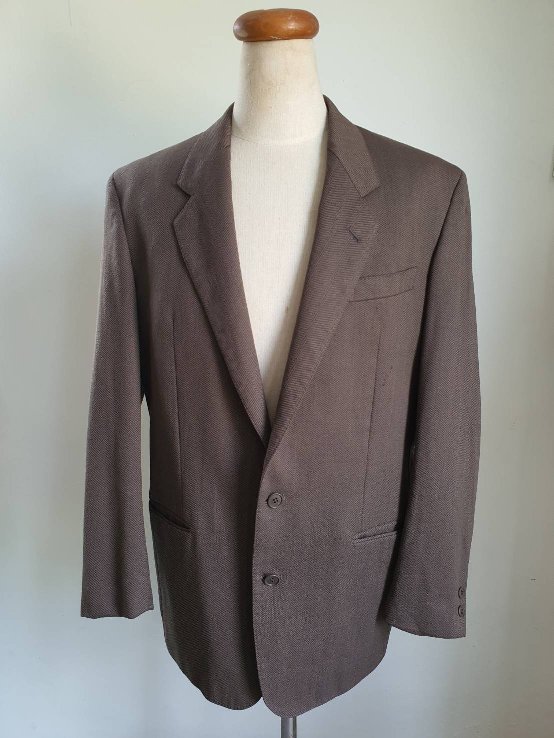 SUIT-B0009 เสื้อสูท สีน้ำตาล ลายกางปลา แบรนด์CRESTMAN อก 40 นิ้ว