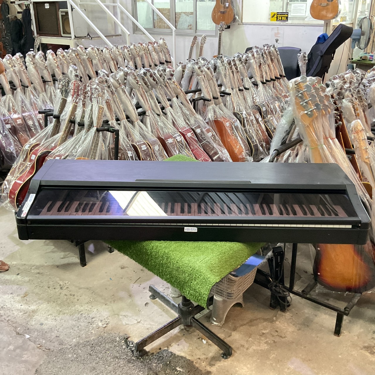 เปียโน KORG : C-16 สินค้าไม่พร้อมใช้งาน (ต้องซ่อม)