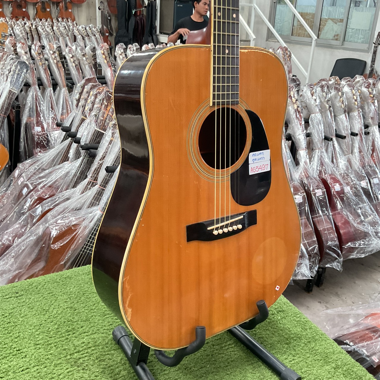 กีต้าร์โปร่ง Yamaki