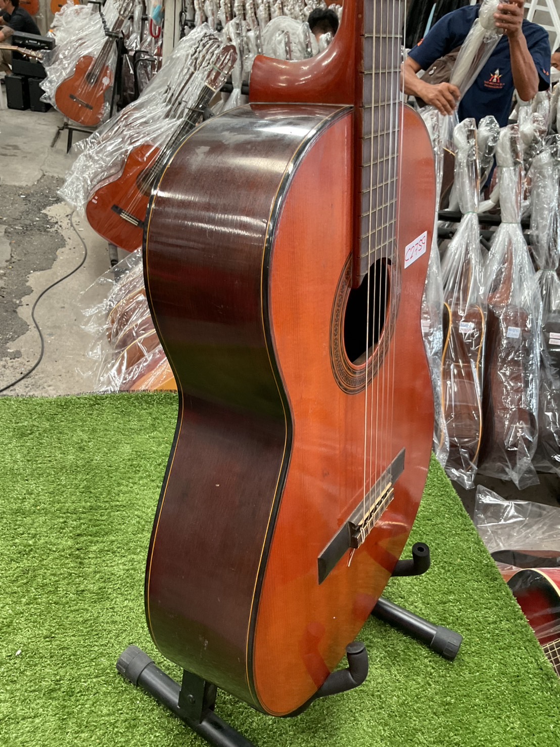 กีต้าร์คลาสสิค YAHAMA : G-70D