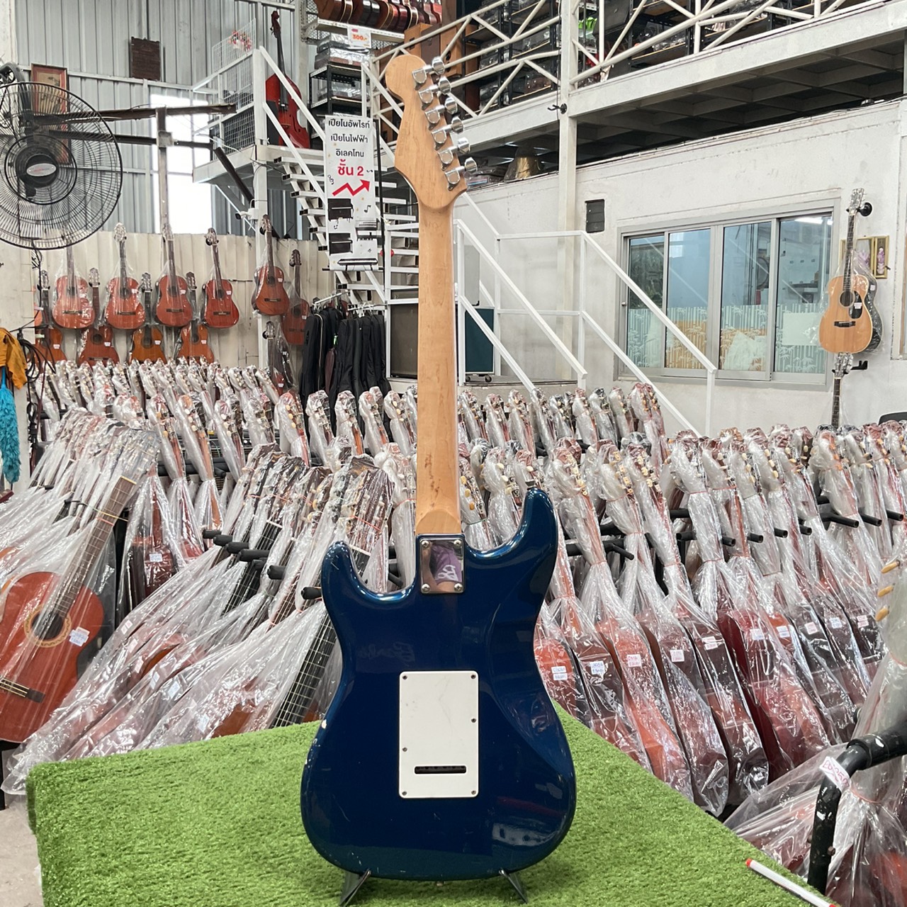 กีต้าร์ไฟฟ้า Legend