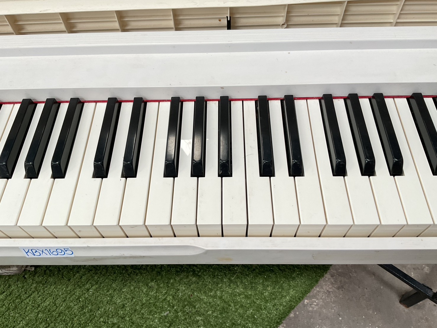 เปียโน KORG : LP-180 สินค้าไม่พร้อมใช้งาน (ต้องซ่อม)