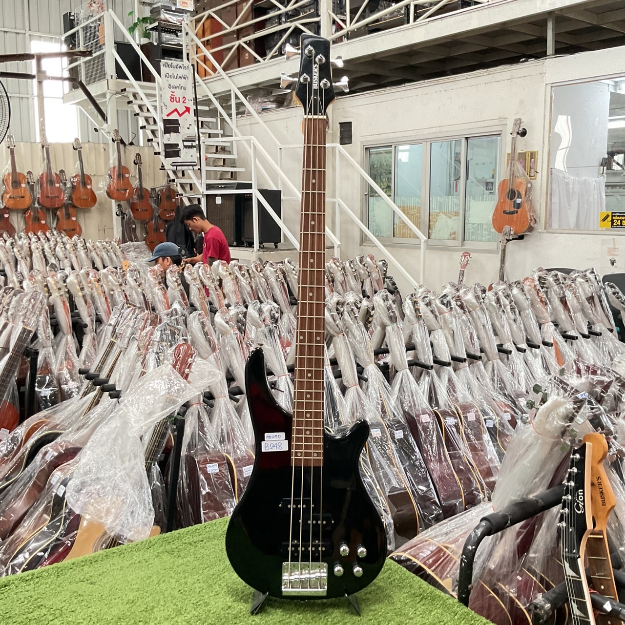 กีต้าร์เบส BUSKER'S