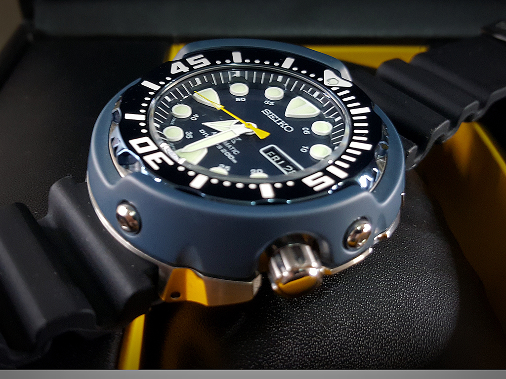 Seiko Prospex Tuna Special Edition Automatic Diver200m เข็มเหลือง สายยาง พร้อมกล่อง