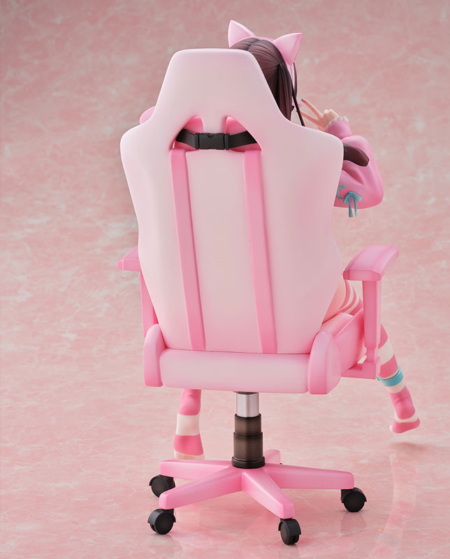 COMIC UNREAL Vol. 104 Cover Illustration The Bewitching Landmine-Type Catgirl Streamer, Kuro Illustrated by Danimaru(Pre-order)