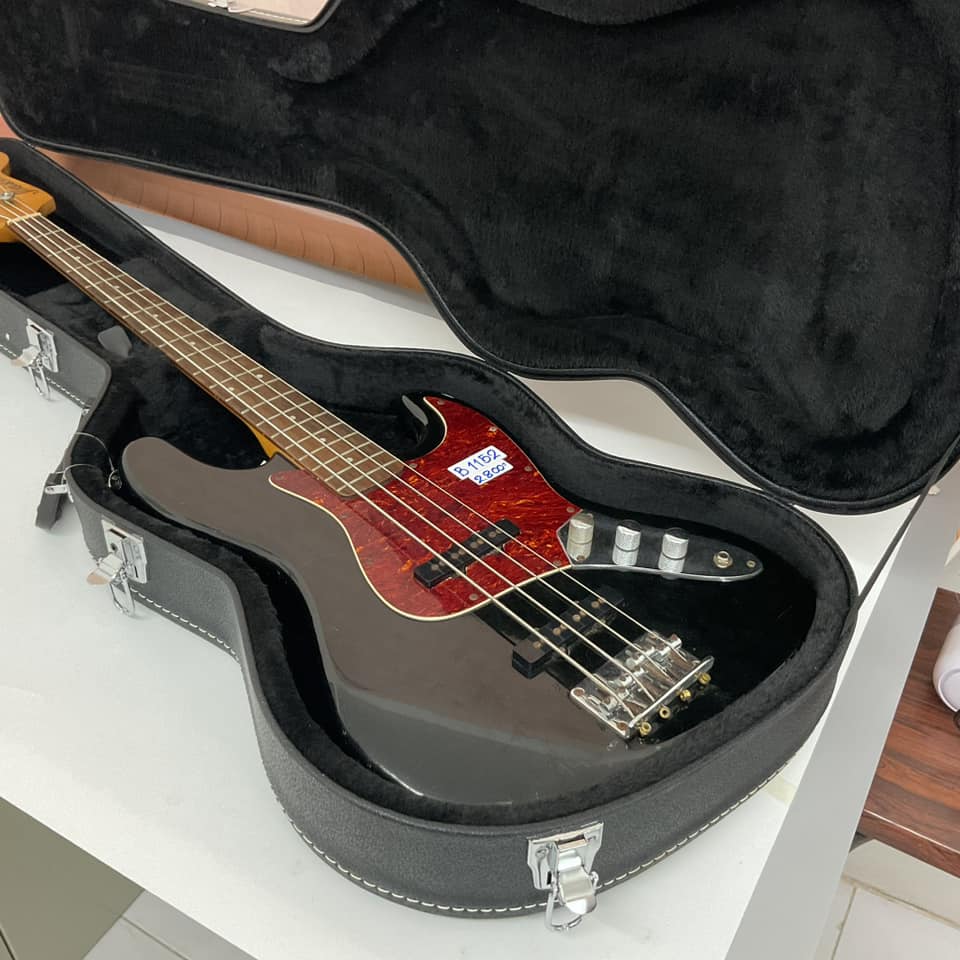 กล่องเคสกีต้าร์เบสไฟฟ้า