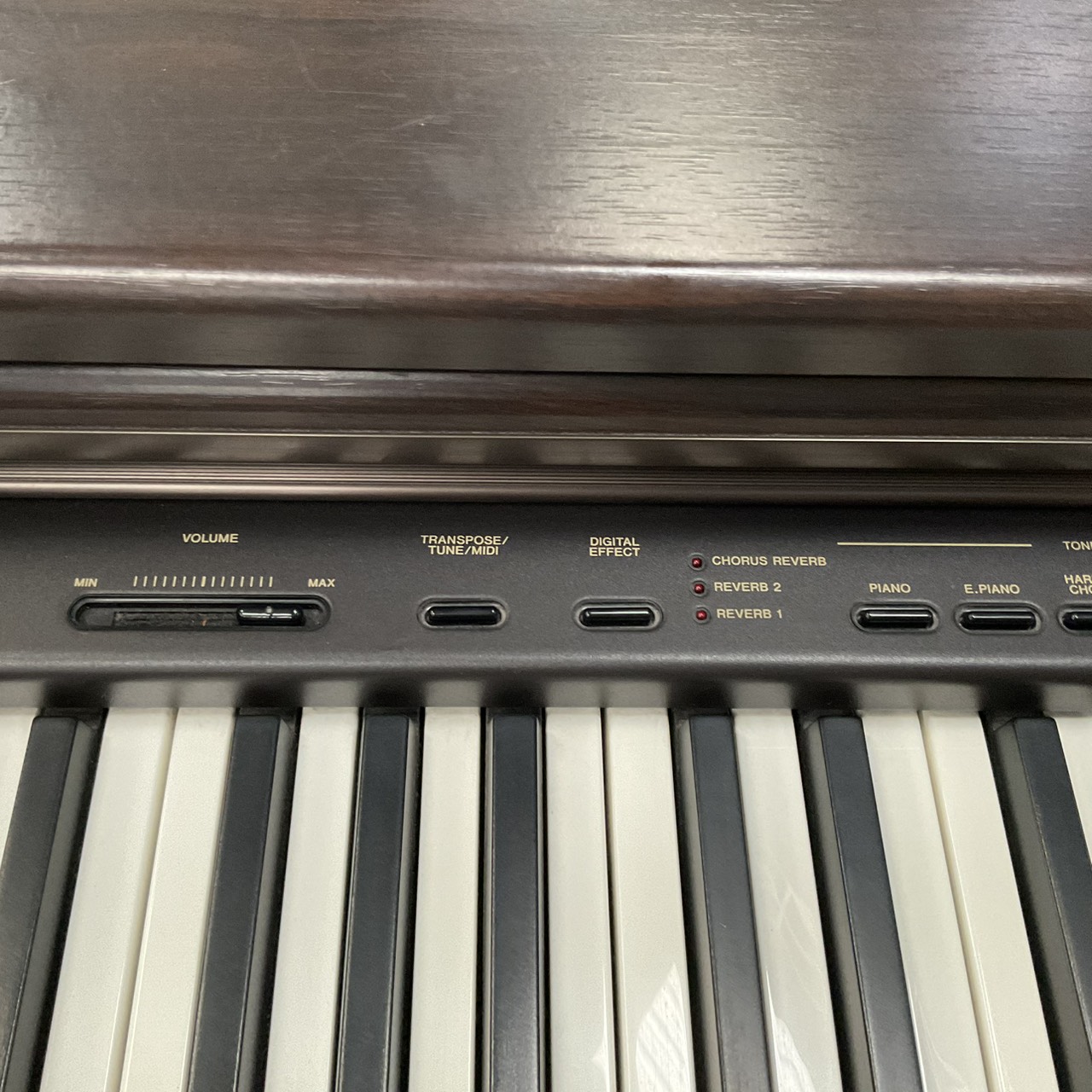 เปียโน CASIO : CDP-7000 สินค้าไม่พร้อมใช้งาน (ต้องซ่อม)