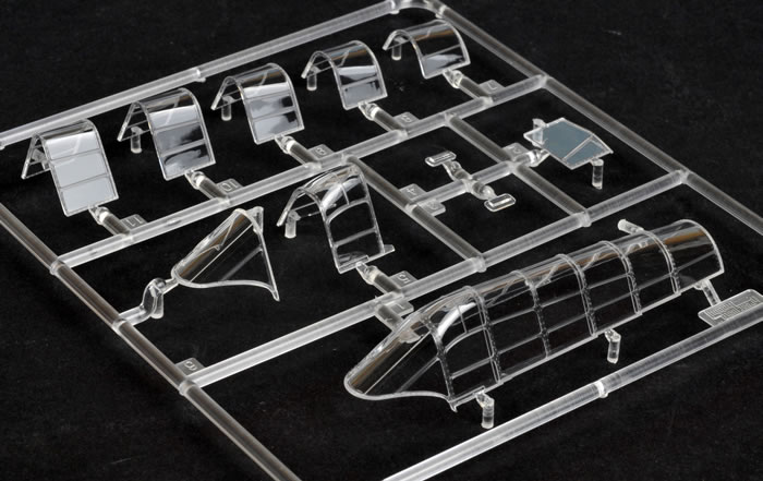 โมเดลเครื่องบิน Great Wall Hobby 1/48 L4807 WWII Douglas TBD-1 "Devastator" - VT-8 at Midway