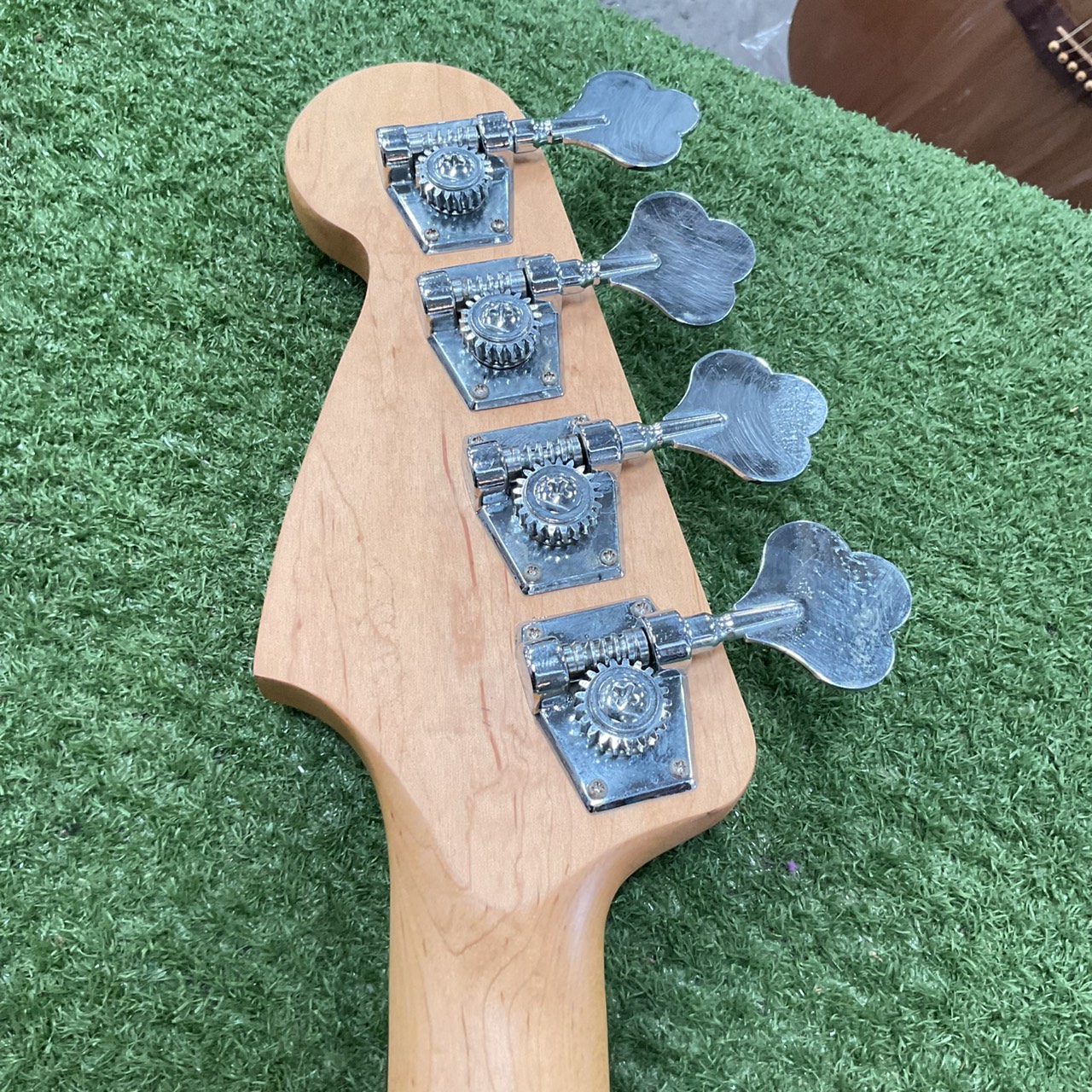 กีต้าร์เบส BUSKER'S