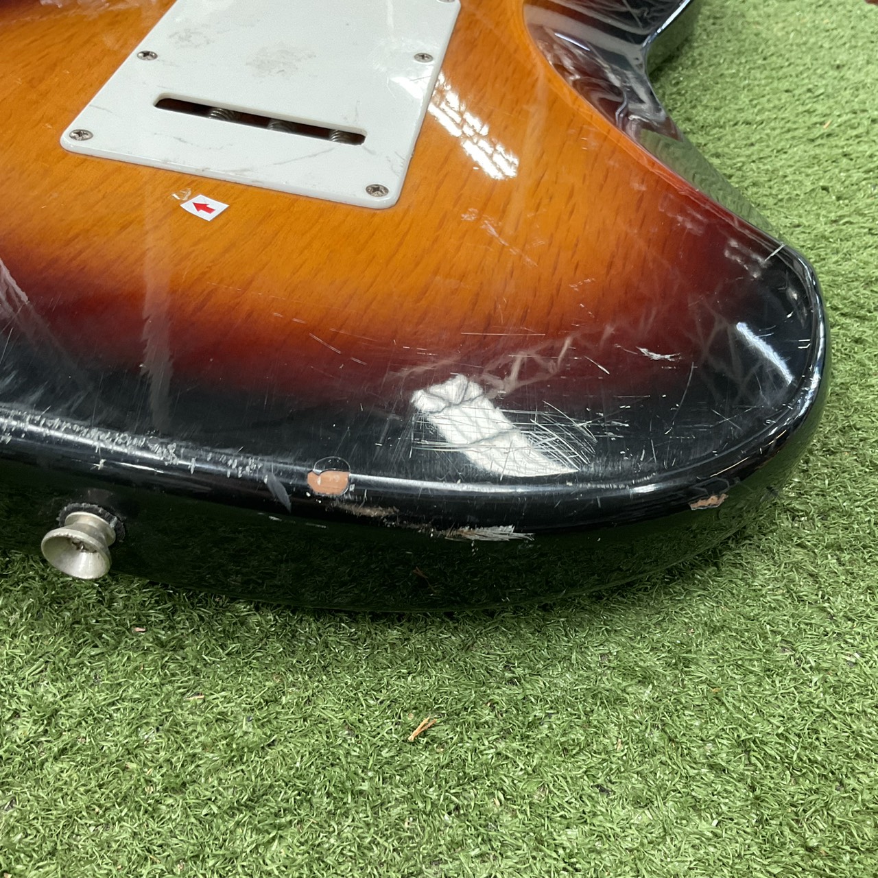 กีต้าร์ไฟฟ้า Legend