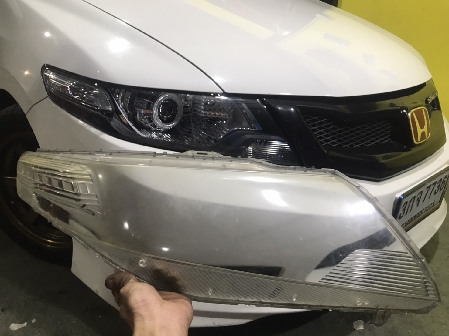 หน้าเลนส์ไฟหน้ารถยนต์ HONDA City 201.-2013