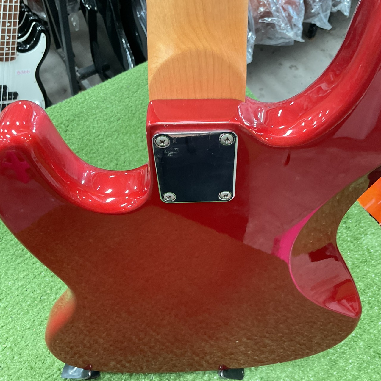 กีต้าร์เบส Legend