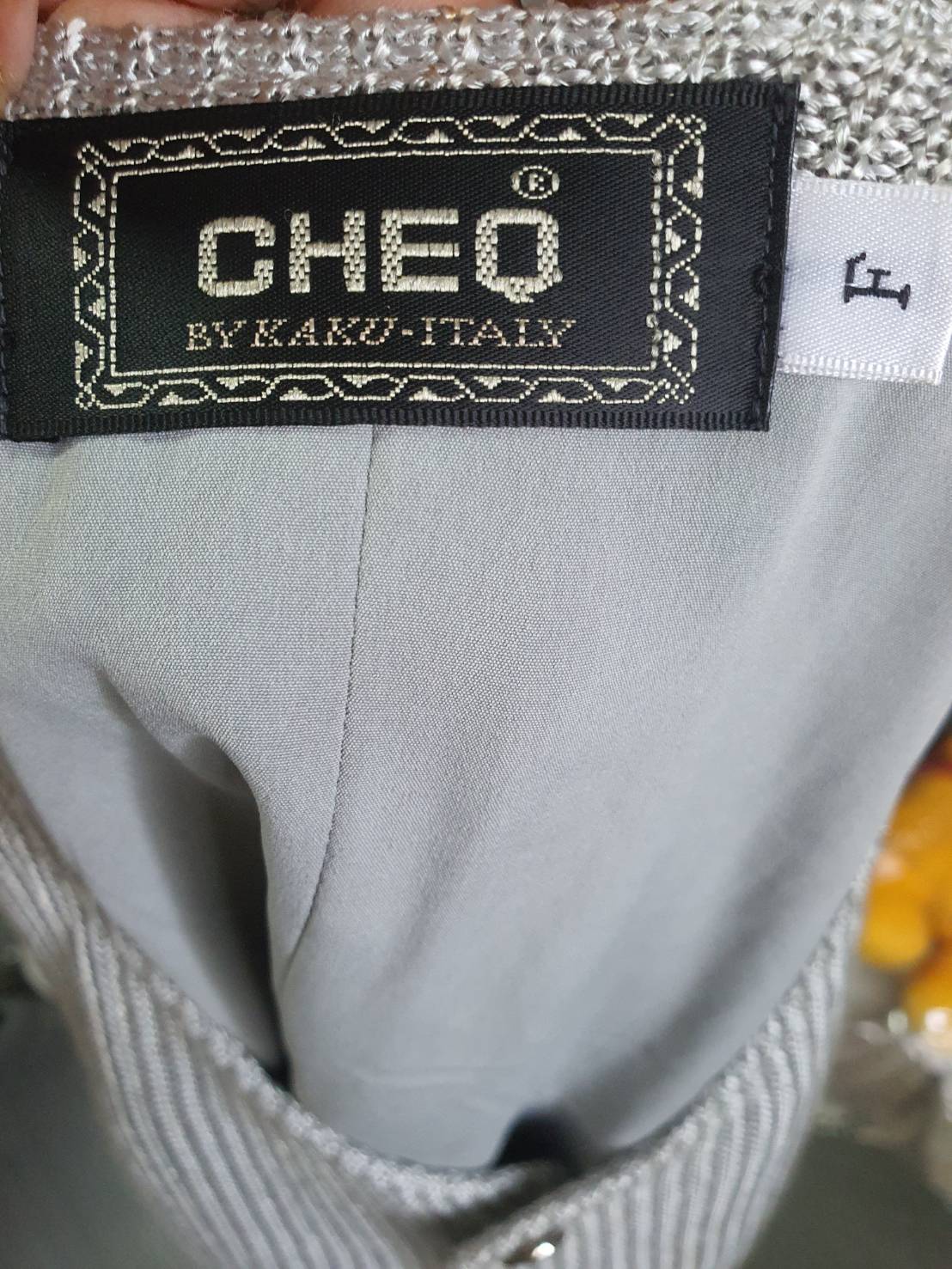 FF06301 เสื้อกั๊กมือสอง สีเทา แบรนด์ cheq อก 38 นิ้ว