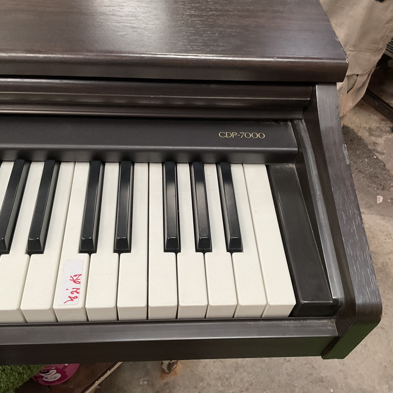 เปียโน CASIO : CDP-7000 สินค้าไม่พร้อมใช้งาน (ต้องซ่อม)