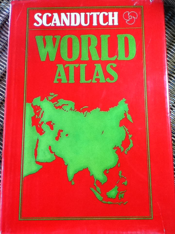 SCANDUTCH WORLD ATLAS (ปกแข็งมีใบหุ้มปก)
