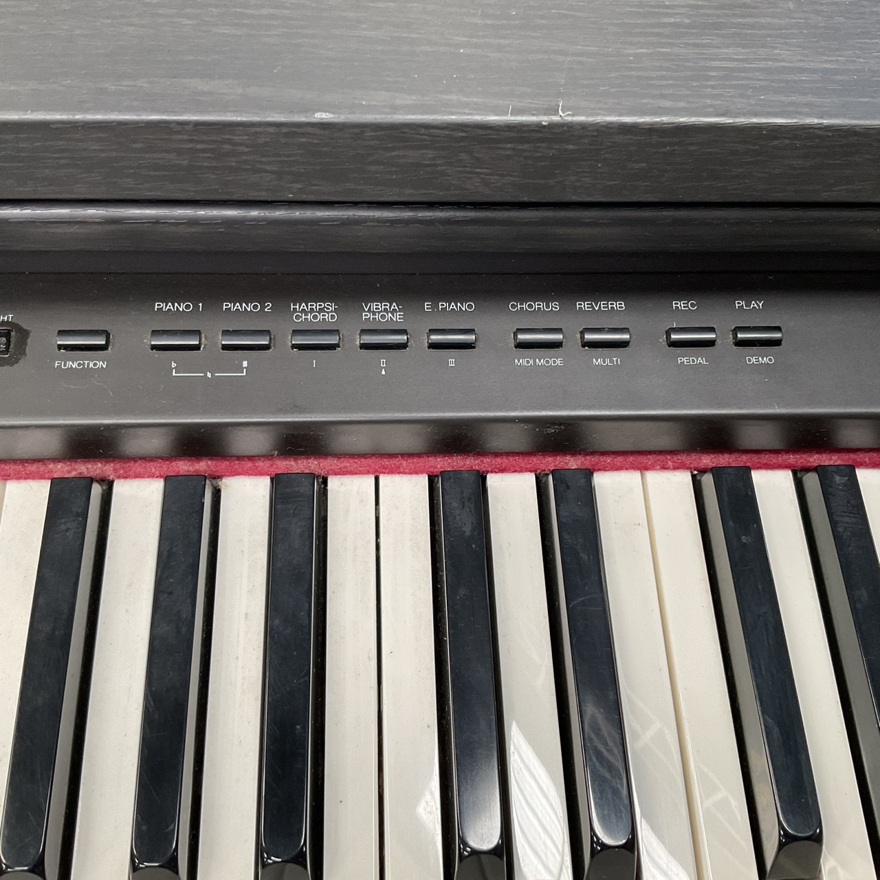 เปียโน Roland : HP-1700L