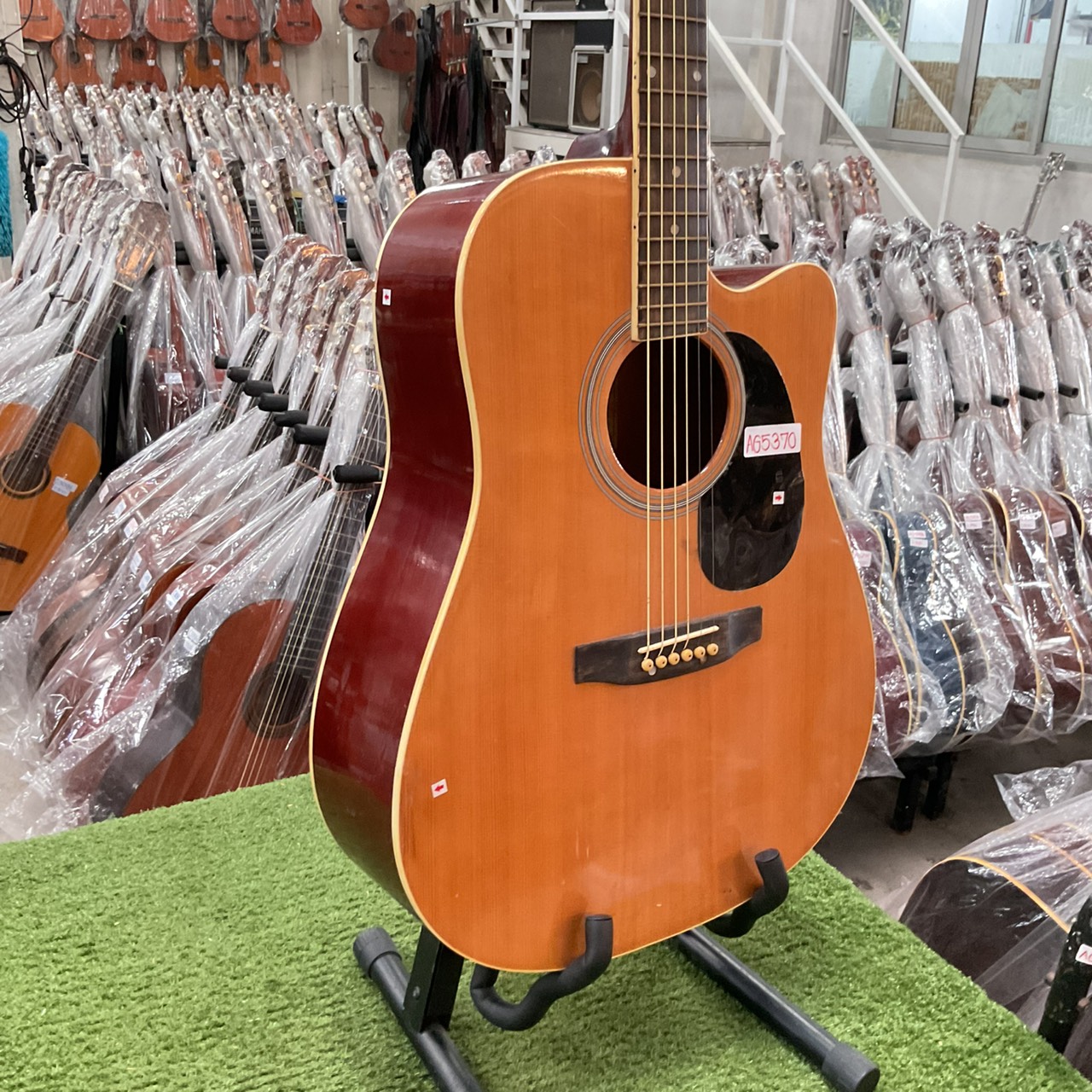 กีต้าร์โปร่ง MoDern