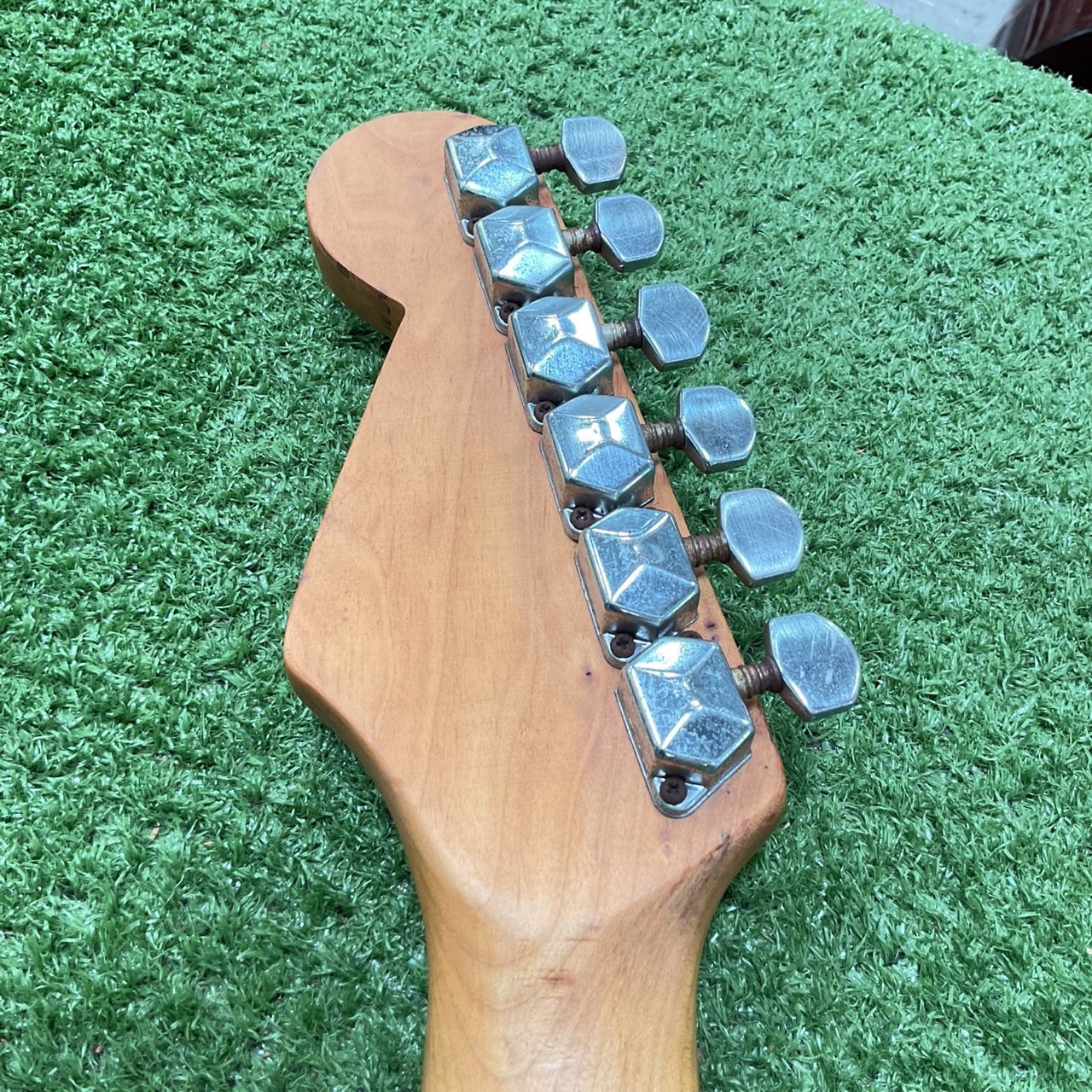 กีต้าร์ไฟฟ้า Maison