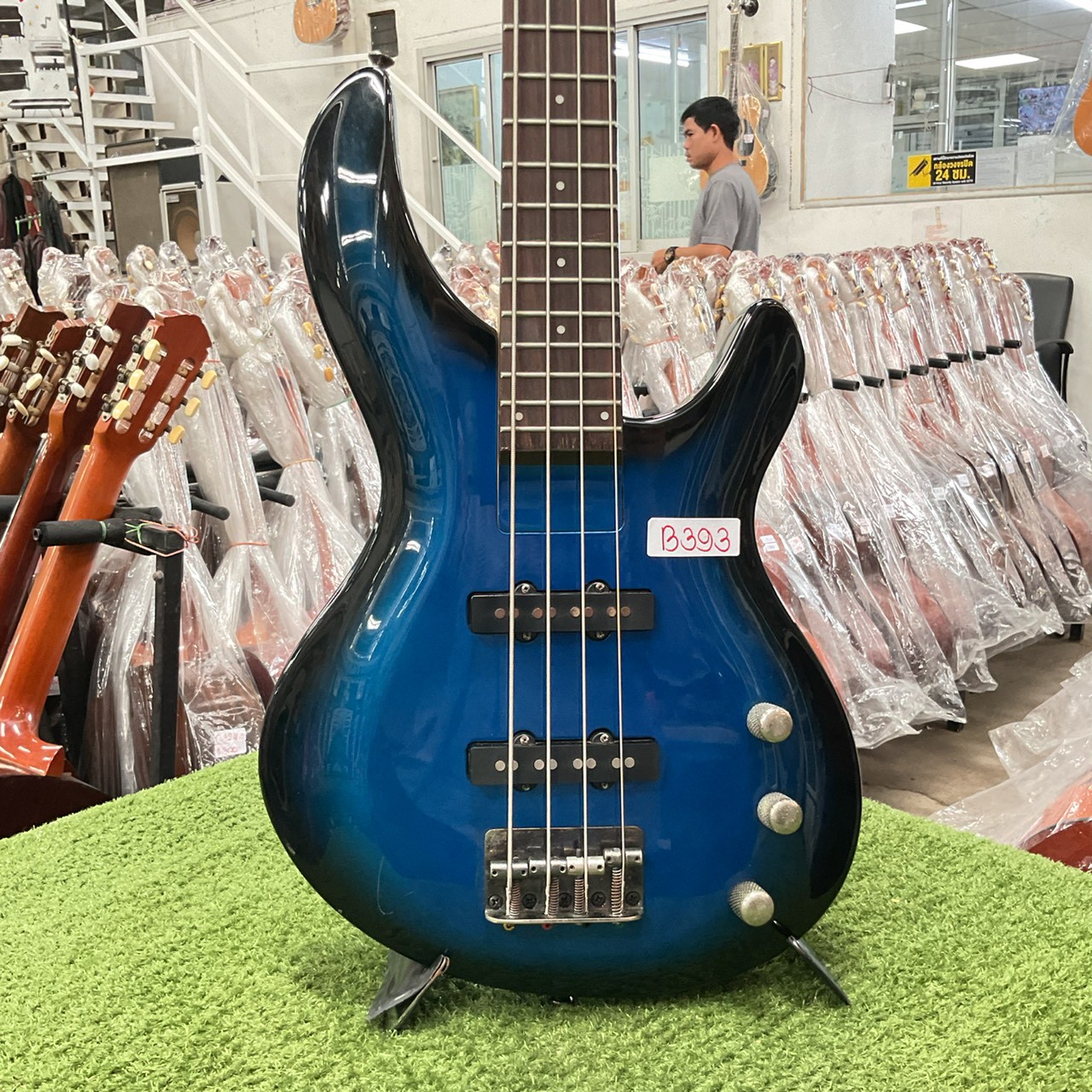 กีต้าร์เบส Aria Pro II