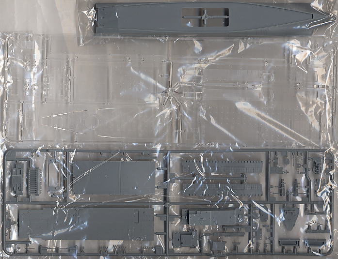 โมเดลเรือรบทามิย่า ขนาด 1/700 Tamiya TA31006 JDS (JMSDF Defence Ship) LST-4002 Shimokita