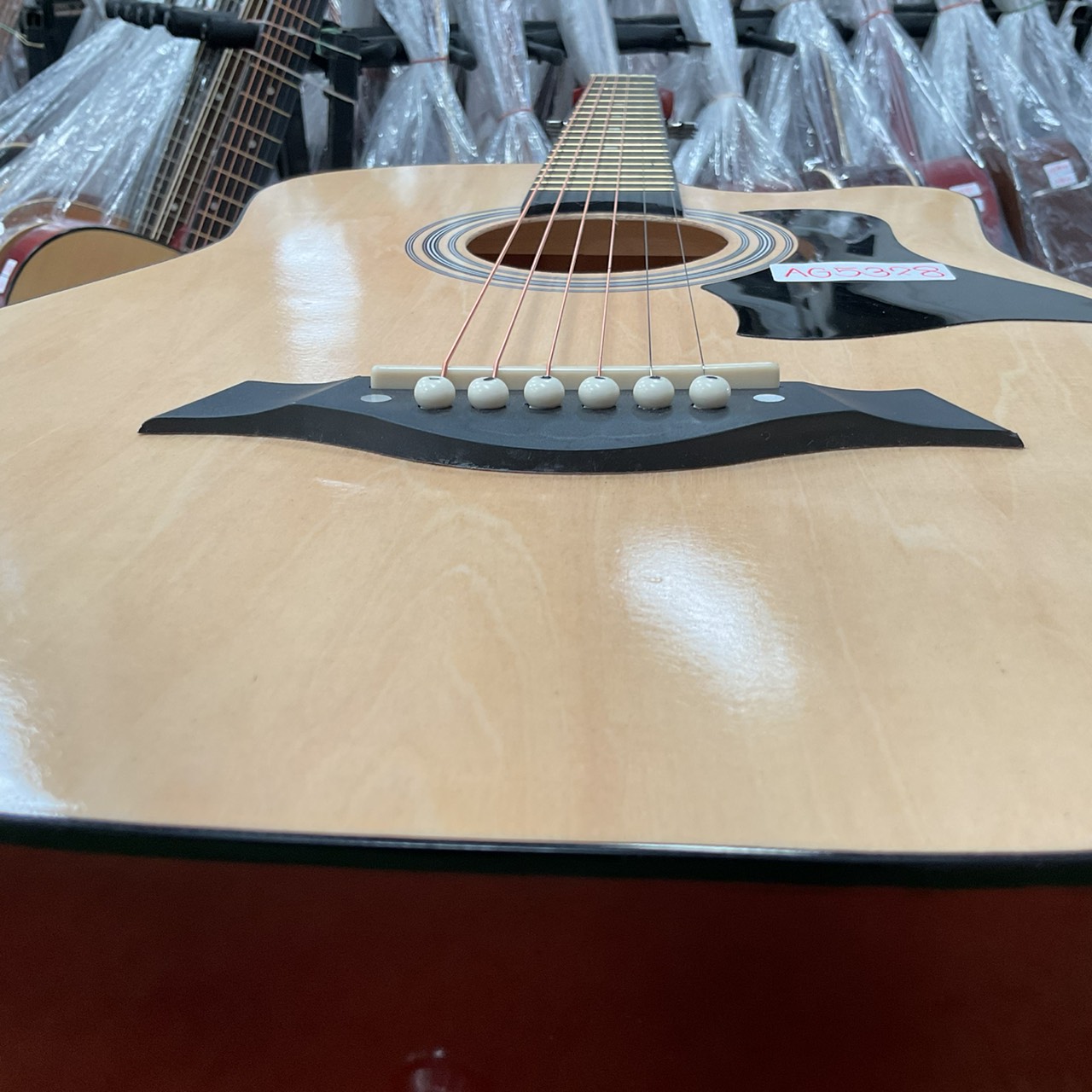 กีต้าร์โปร่ง Venkuri : FT-812