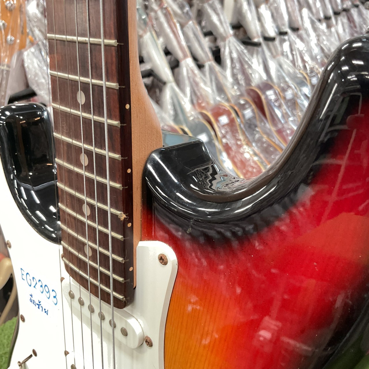 กีต้าร์ไฟฟ้า PLAY TECH (มือซ้าย)