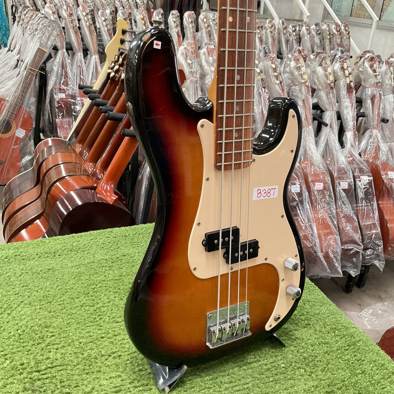 กีต้าร์เบส Craftsman : TRADITIONAL