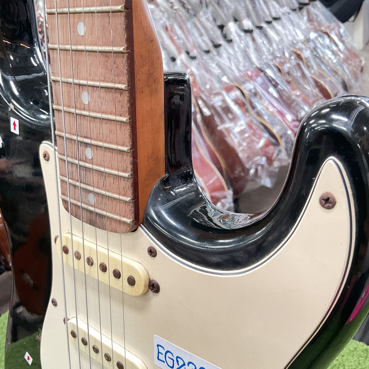 กีต้าร์ไฟฟ้า Maison