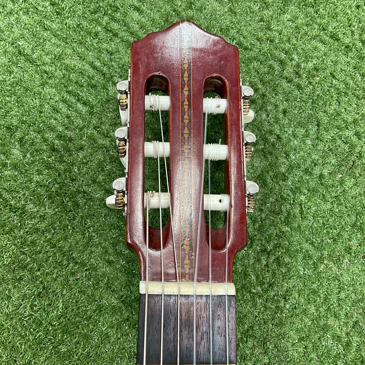 กีต้าร์คลาสสิค Zen-on Gut : No.60