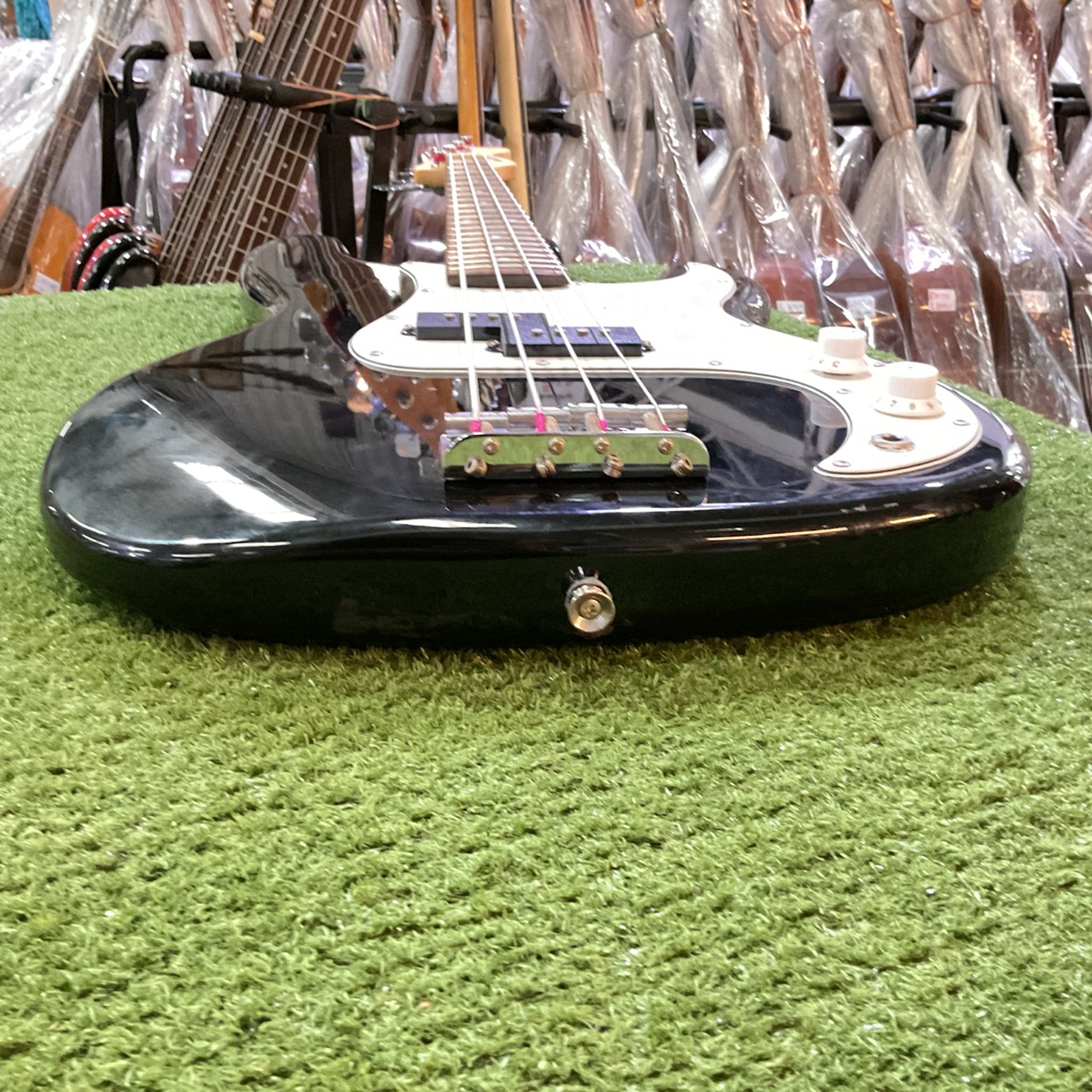 กีต้าร์เบส SELDER