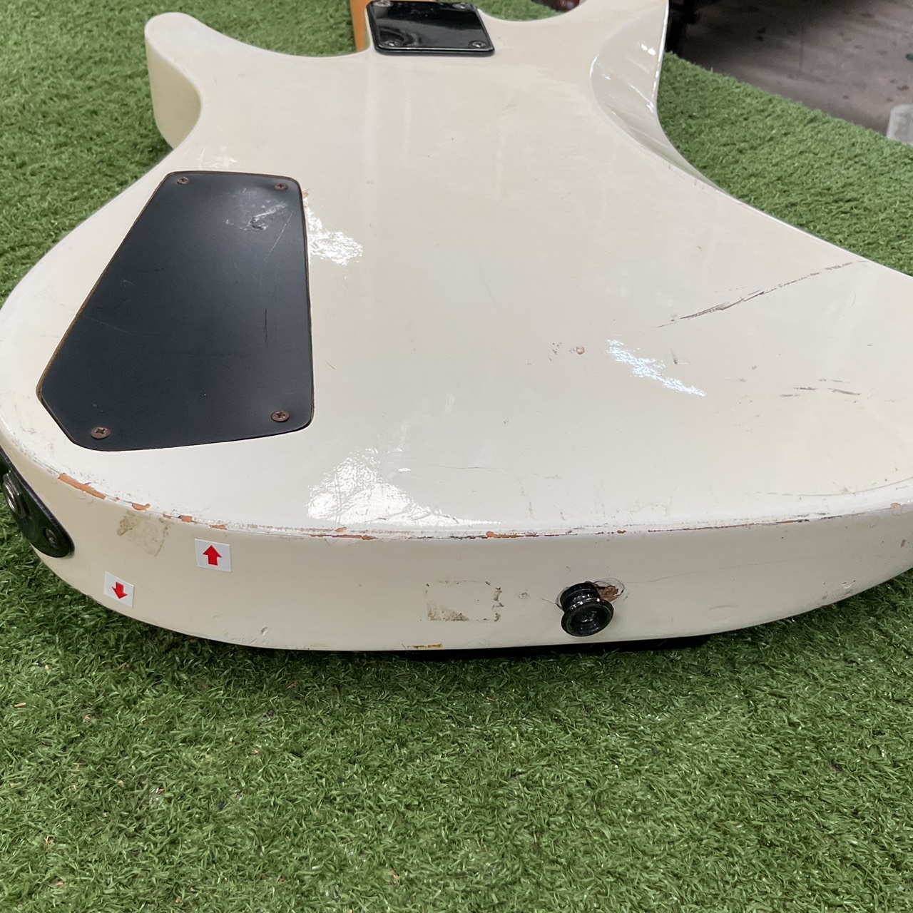 กีต้าร์เบส STRAINER : JS