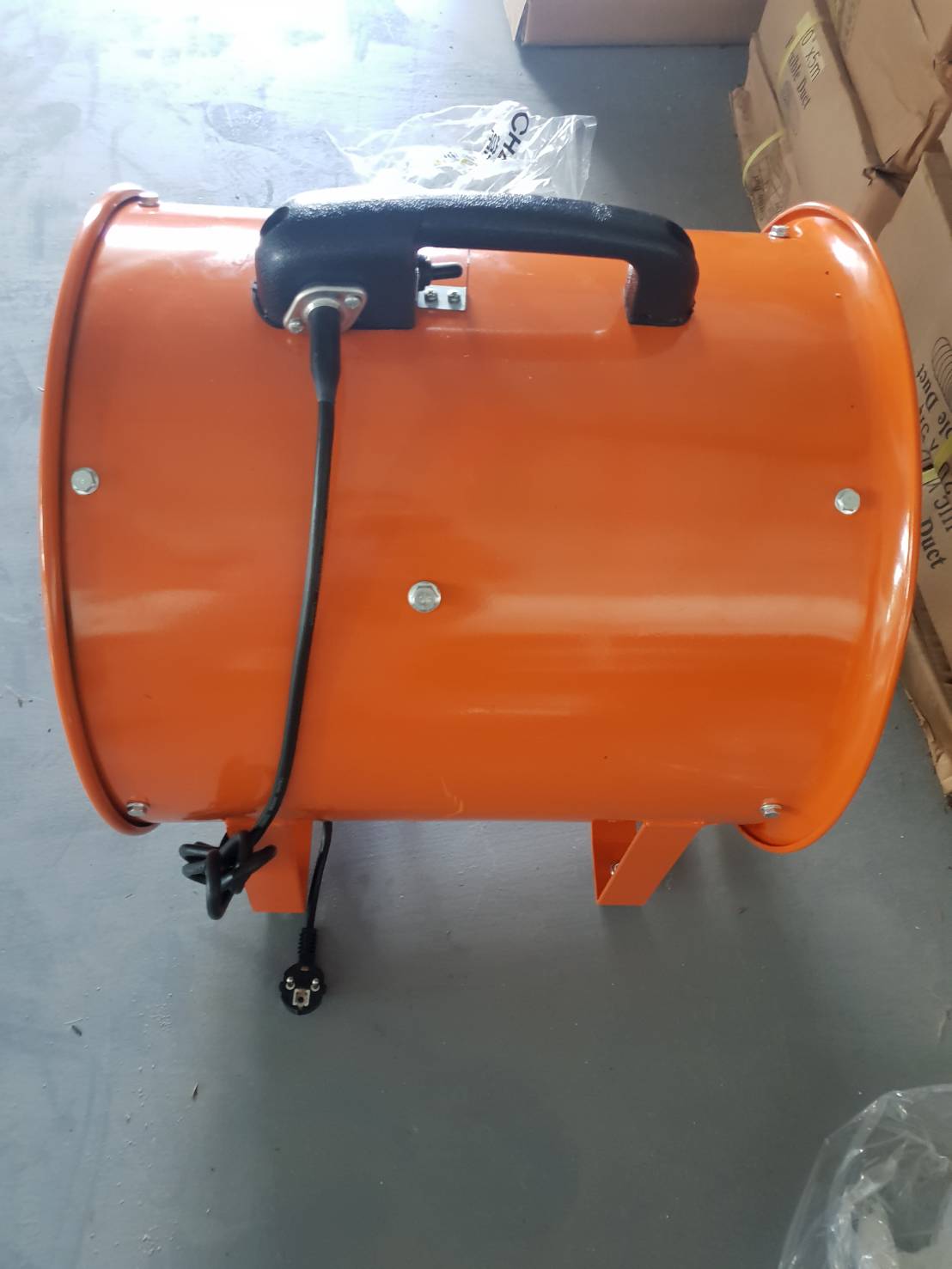 พัดลมท่อ พัดลมดูดเป่า 18นิ้ว ราคา 9,000 บ. AIR-VENTILATION FAN: OTC พัดลมท่อ 10นิ้ว OTC-25 (10"), พัดลมท่อ 12นิ้ว OTC-30 (12") พัดลมท่อ 16นิ้ว OTC-40 (16") พัดลมท่อ 20 นิ้ว OTC-50 (20"), พัดลมท่อ 24 นิ้ว OTC-600 (24")