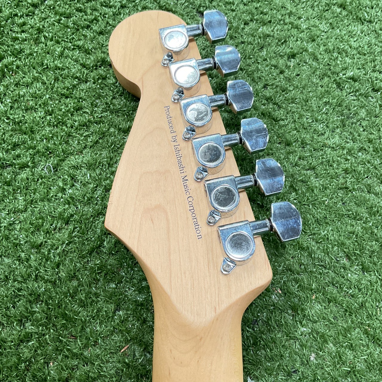 กีต้าร์ไฟฟ้า Mavis