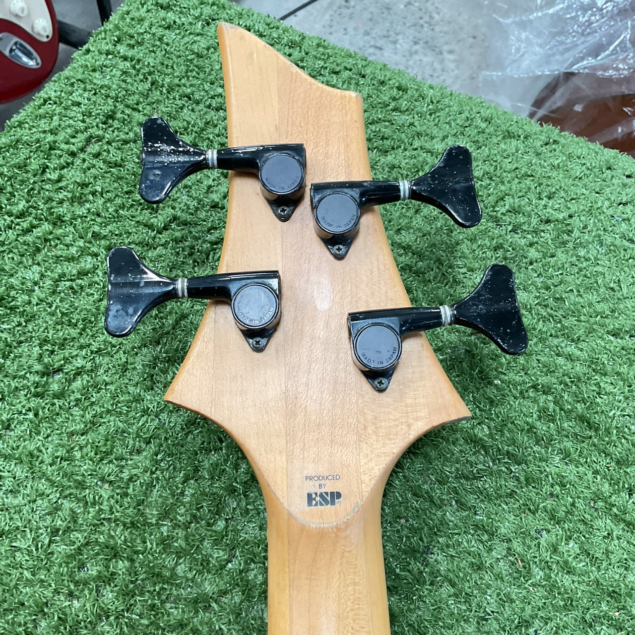 กีต้าร์เบส EDWARDS