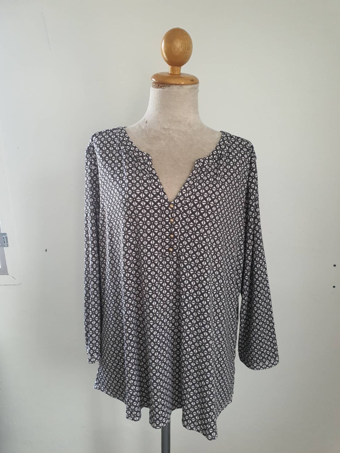 FF05598 เสื้อแฟชั่น มือสอง แบรนด์DANA BUCHMAN