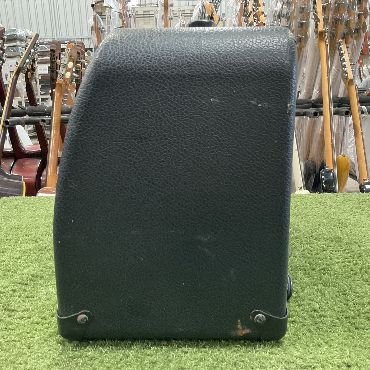 แอมป์เบส FERNANDES : FS-10B สินค้าไม่พร้อมใช้งาน (ต้องซ่อม)