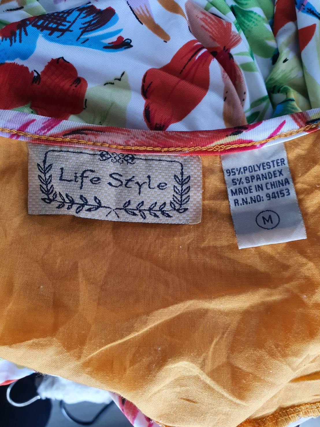 FF04491 เสื้อผ้ามือสอง ลายดอกไม้ แบรนด์ Life Style อก 40 นิ้ว