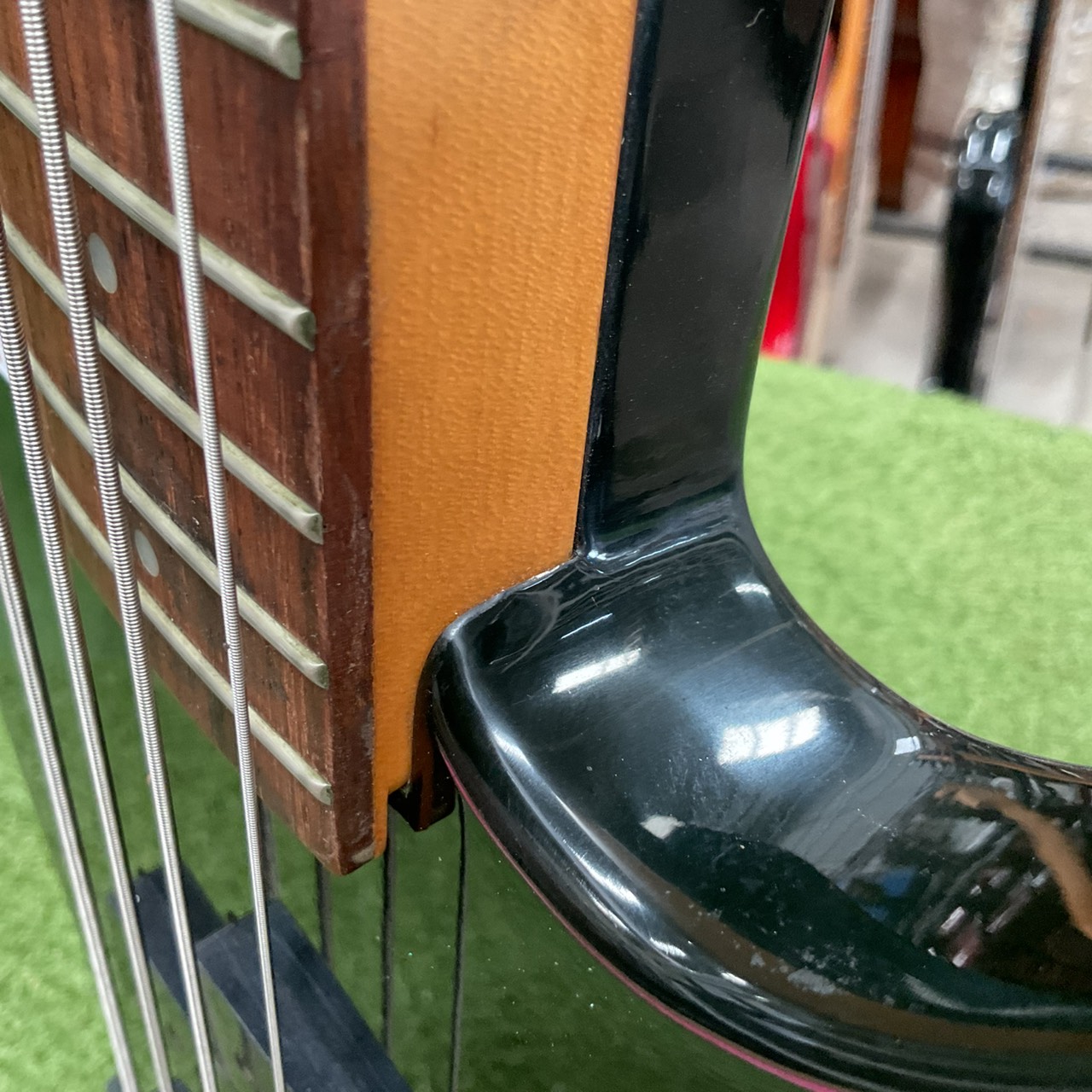 กีต้าร์เบส FERNANDES : LIMITED EDITION