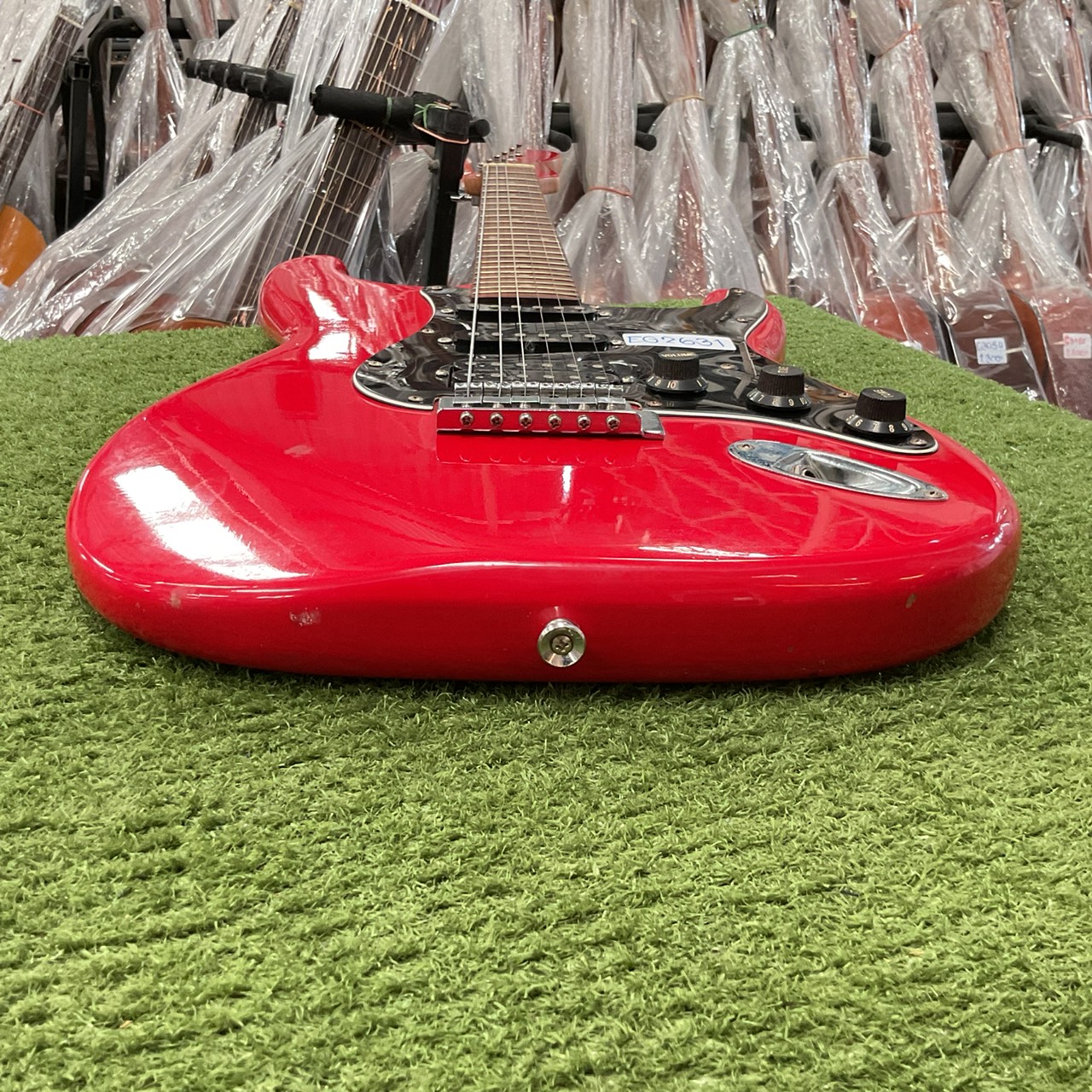 กีต้าร์ไฟฟ้า FORMESTAR