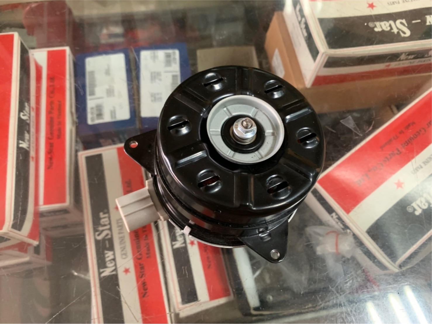 มอเตอร์พัดลมแผงคอยล์แอร์ HINO MEGA 500 ISUZU DECA 360 HINO DUTRO 24V 2 PIN