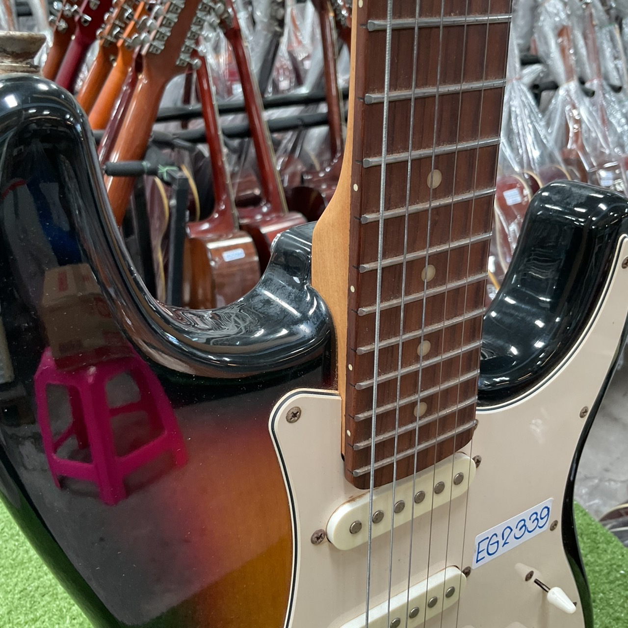 กีต้าร์ไฟฟ้า BUSKER'S