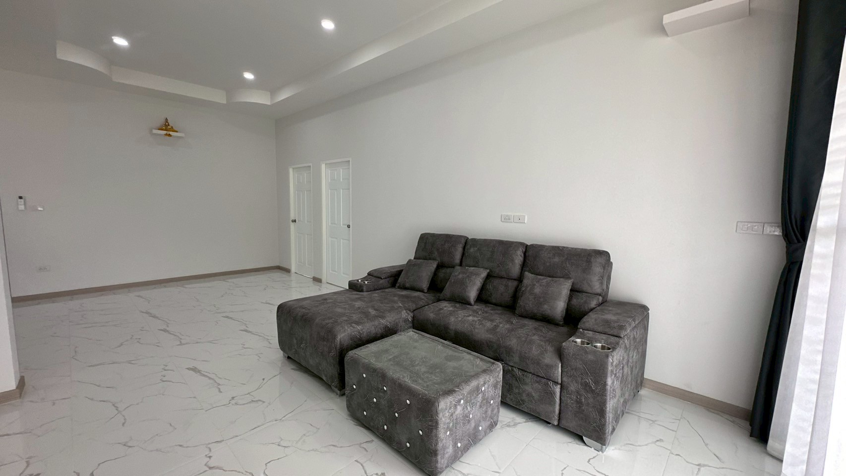 บ้านเช่าพัทยา หนองปลาไหล 3 ห้องนอน 3 ห้องน้ำ บ้านใหม่ ตกแต่งพร้อมอยู่ สวยมาก