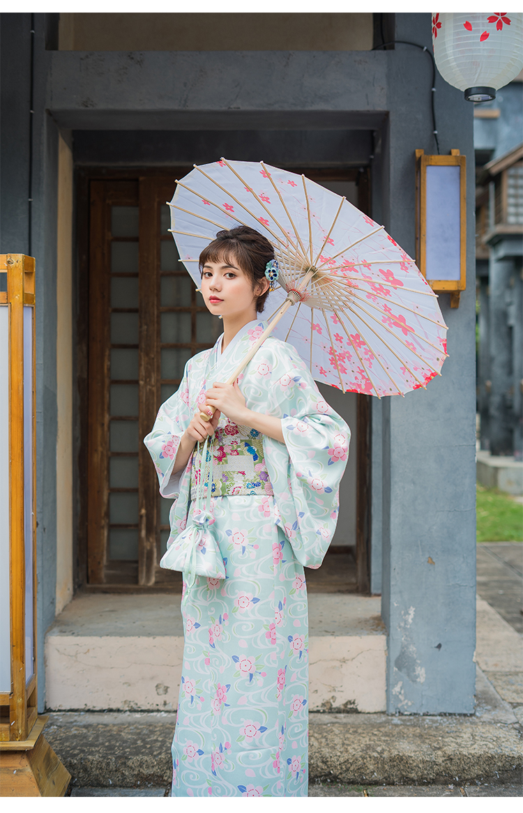 ชุดยูกาตะหญิง ญี่ปุ่น สีเขียวอ่อน 日本の浴衣 Japanese Women Yukata Light Green
