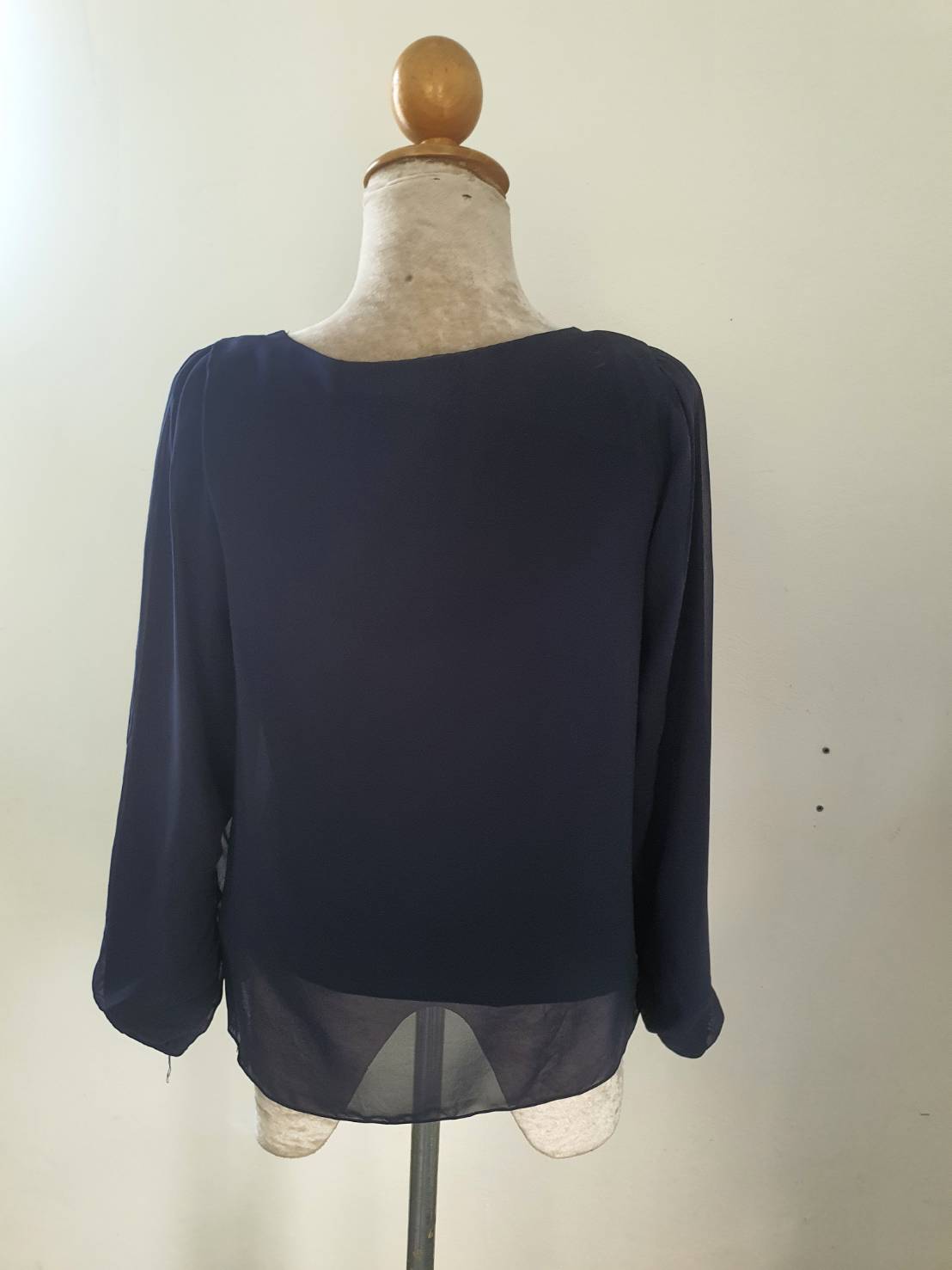 FF05690 เสื้อแฟชั่น ชีฟอง มือสอง สีน้ำเงิน VIVERE อก 35 นิืว